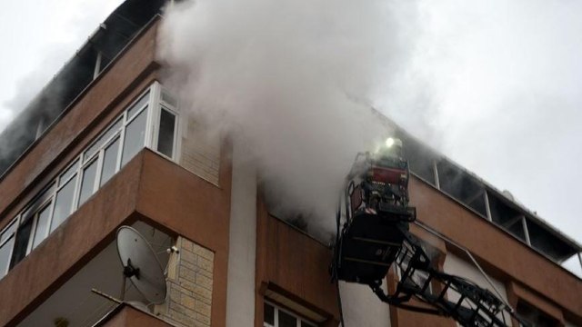 Kaos apartmanında 3’üncü gün: Evi ateşe verdi