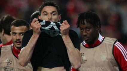 Ukraynalı futbolcu Yaremchuk'tan Rusya'ya sert tepki! Dünyaya mesajını formasını çıkararak verdi