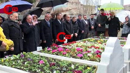 Mustafa Sarıgül Necmettin Erbakan'ı mezarı başında andı