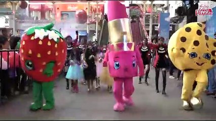 A Video on Grand Parade only at Hamleys India