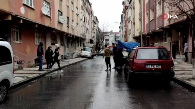 Sultangazi'de evinin yandığını gören yabancı uyruklu kadın sinir krizi geçirdi