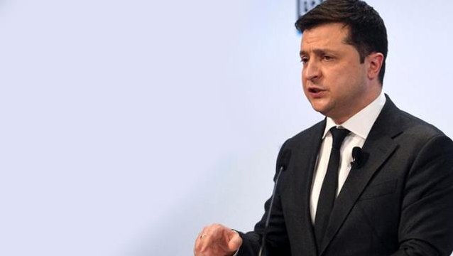 Son Dakika! Ukrayna Cumhurbaşkanı Zelenski'den seferberlik çağrısı: Eli silah tutan herkesi şehirlerimizi savunmaya davet ediyorum