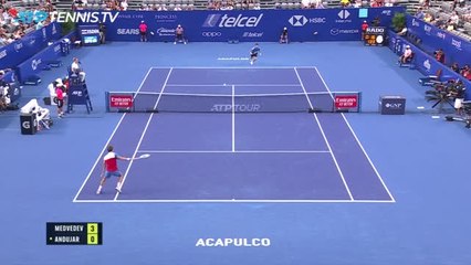 Medvedev charges towards World No. 1