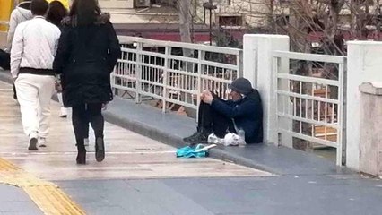 Son dakika gündem: Manavgat'ta zabıta ekibini gören dilenci bir anda ayaklandı... O anlar kameralara yansıdı