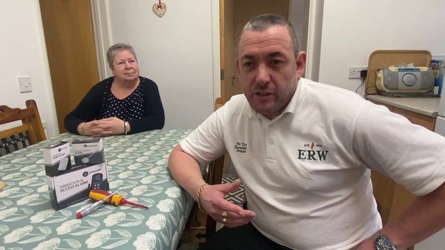 Silksworth councillor provides burglar alarms for residents - out of his own pocket