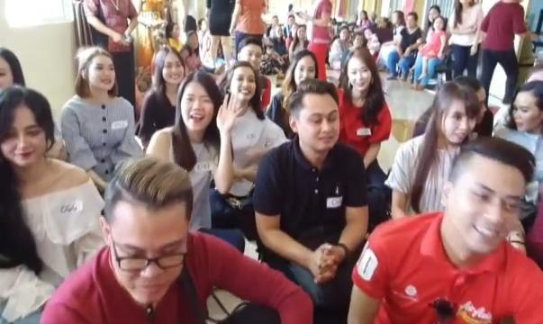 AWANI - Sarawak: Pencarian kru kabin AirAsia di rumah panjang