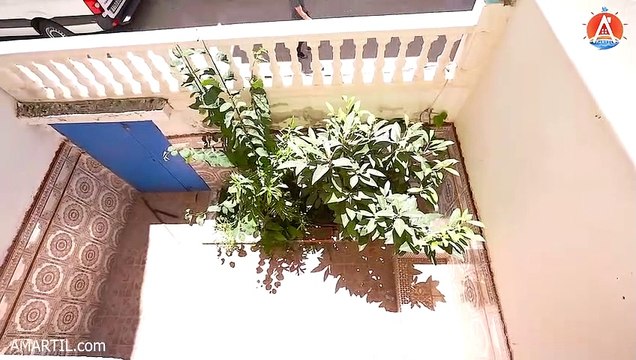 شقة للبيع في الطابق 1 و الطابق 2 مع السطح في حي الشبار مرتيل 115 متر 2 صالونات 2 غرف و بالكون Martil