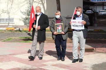 Diyarbakır annelerinin oturma eylemine bir aile daha katıldı