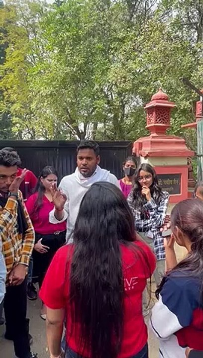 Protest- विश्वविद्यालय में नवनिर्मित लाइब्रेरी शुरू कराने की मांग
