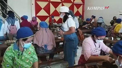 Tur Berjalan Menyusuri Jalur Industri di Kota Lama Semarang