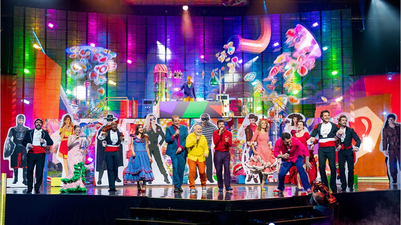 Qui Chante Voila Dans Les Enfoires Les Enfoirés" 2022 : les petits nouveaux, le retour de Garou et de  Catherine Lara... découvrez les images du concert - PHOTOS : Femme Actuelle  Le MAG