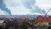 Un habitant ukrainien filme l'invasion des hélicoptères russes dans sa ville Gostomel... terrifiant