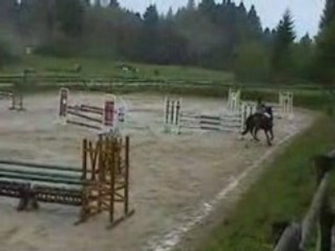 Ilka des Buis aux Hayes le 1er jour en D2p CSO