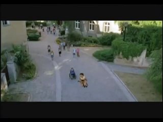 Bibi, la pequeña bruja y el secreto de los búhos azules Tráiler