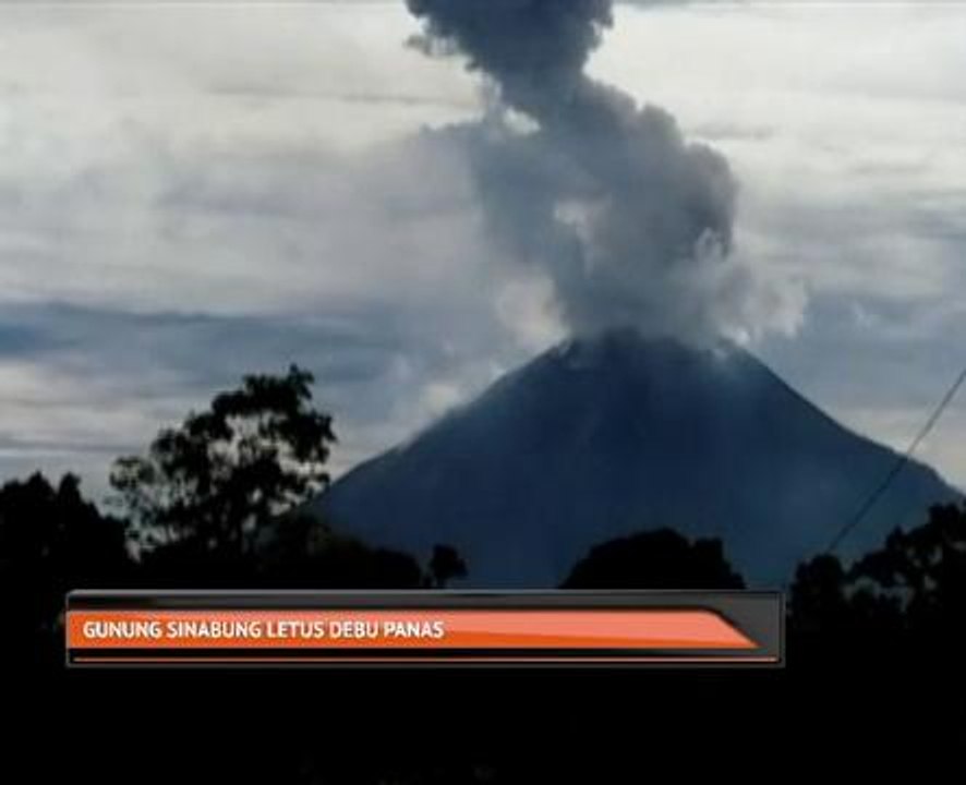 Gunung Sinabung letus debu panas