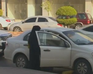 Saudi king issues decree allowing women to drive