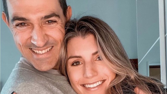 VOICI : Delphine Tellier en couple avec Jean-Pascal Lacoste : elle se confie sur sa relation difficile avec sa soeur, Sylvie Tellier