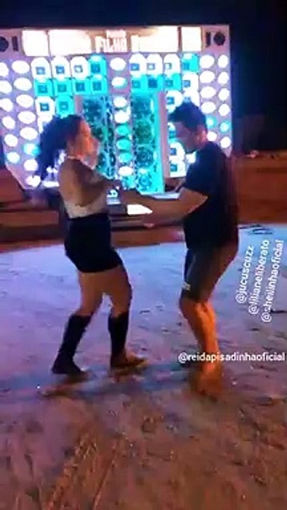 Rei da Pisadinha - ( Casal dançando Forró) Rei do Piseiro