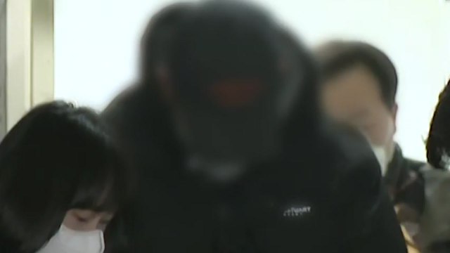 '200억 원대 횡령' 계양전기 30대 직원 검찰 송치...취재진 질문에 묵묵부답 / YTN