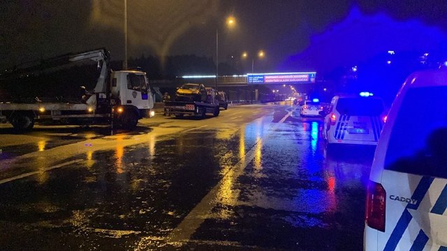 Trafik kazasını izlemek için yavaşlayan sürücü kazaya sebep oldu