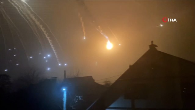 Kiev’de patlama sesleri, yolda ölü askerler, Rus uçağı düştü