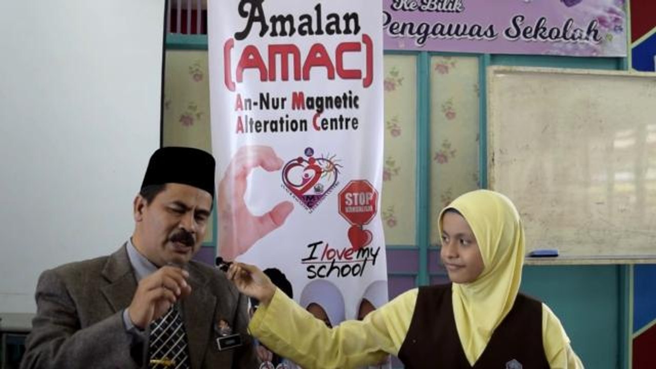 #AwaniJr: AMAC vandalisme talk