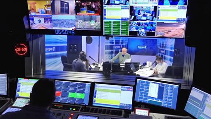 Un nouveau véhicule moitié car et moitié train