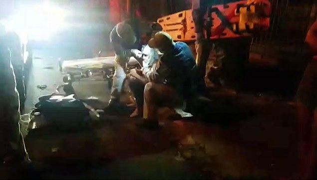 Homem é socorrido pelo Siate após levar garrafada na cabeça, no Bairro Interlagos