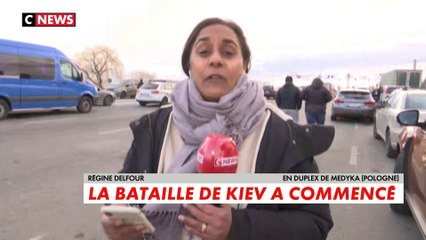 À la frontière, des familles attendent les rescapés des zones de guerre