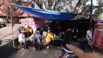 Amazing Veg Curries on the Streets of Delhi, India.  Must Watch for Indian Food Lovers
