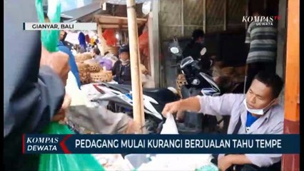Pedagang Kurangi Berjualan Tahu Tempe