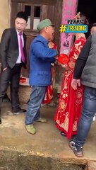 Cô gái mặc váy cưới đến hôn lễ của người yêu cũ làm ép cưới gây náo loạn