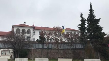 İngiltere'nin Ankara Büyükelçiliği, destek amacıyla Ukrayna bayrağı astı