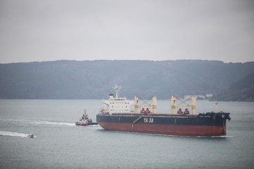 ODESSA AÇIKLARINDA VURULAN TÜRK GEMİSİ İSTANBUL BOĞAZI'NDAN GEÇTİ - 2