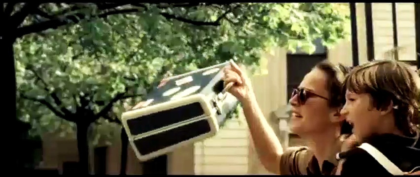 Hotel Desire Tráiler VO