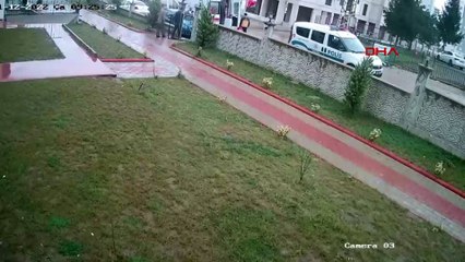 Ateşe verdiği eski eşi Elvan'ı yanarken izlemiş