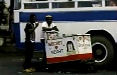 Caiga quien caiga Tráiler VO