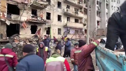 Rus güçleri bir binayı füzeyle vurdu, en az 8 kişi yaralandı