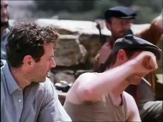 Tierra y libertad Tráiler VO