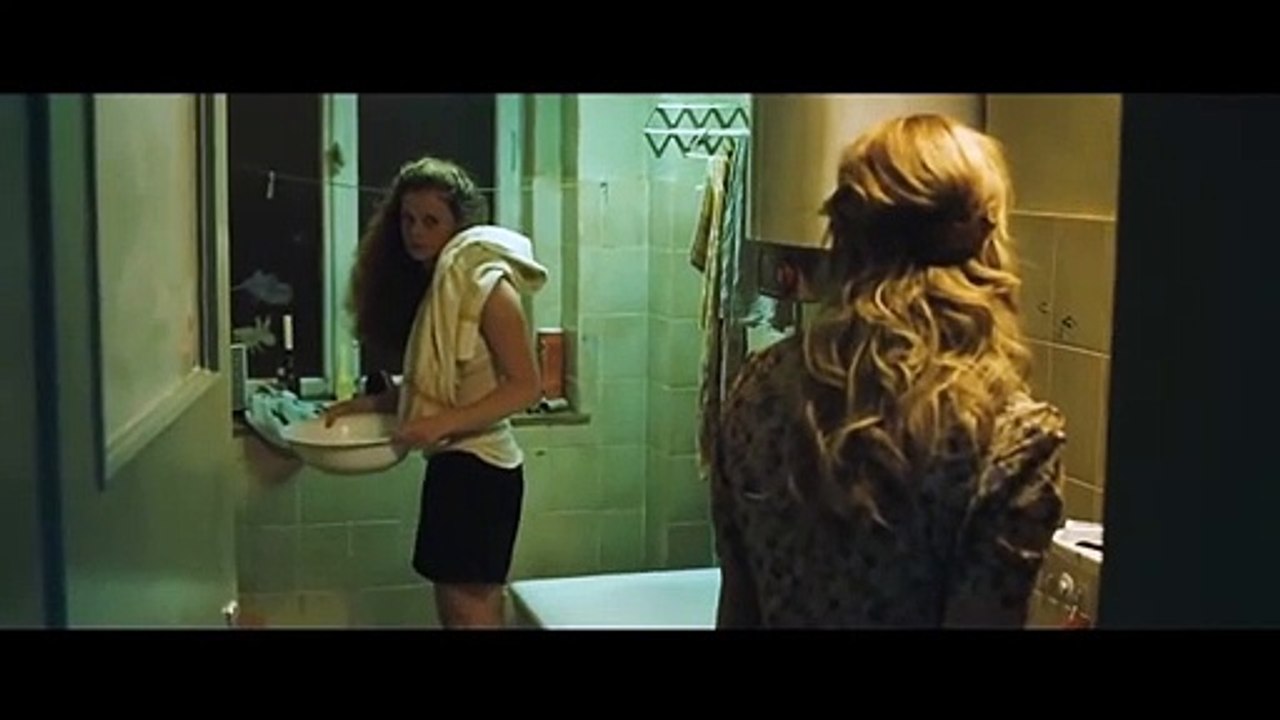 Al otro lado del muro Tráiler (2) VO