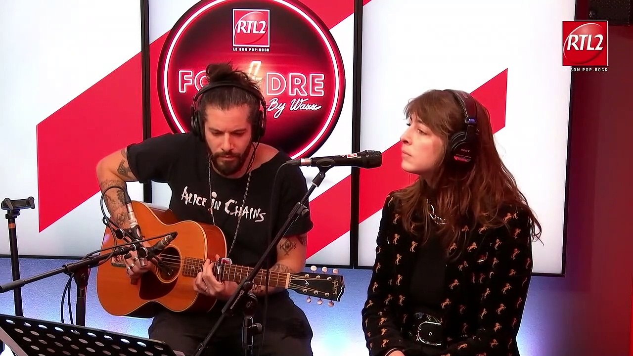 PÉPITE - Fishbach et Waxx interprètent "Il me dit que suis belle" dans Foudre (27/02/22)