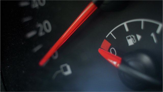 Hohe Spritpreise: Mit diesen Tipps sparen Sie beim Verbrauch