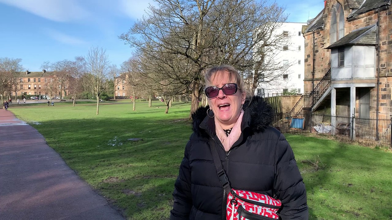 People in Glasgow discuss the state of the old buildings in the city