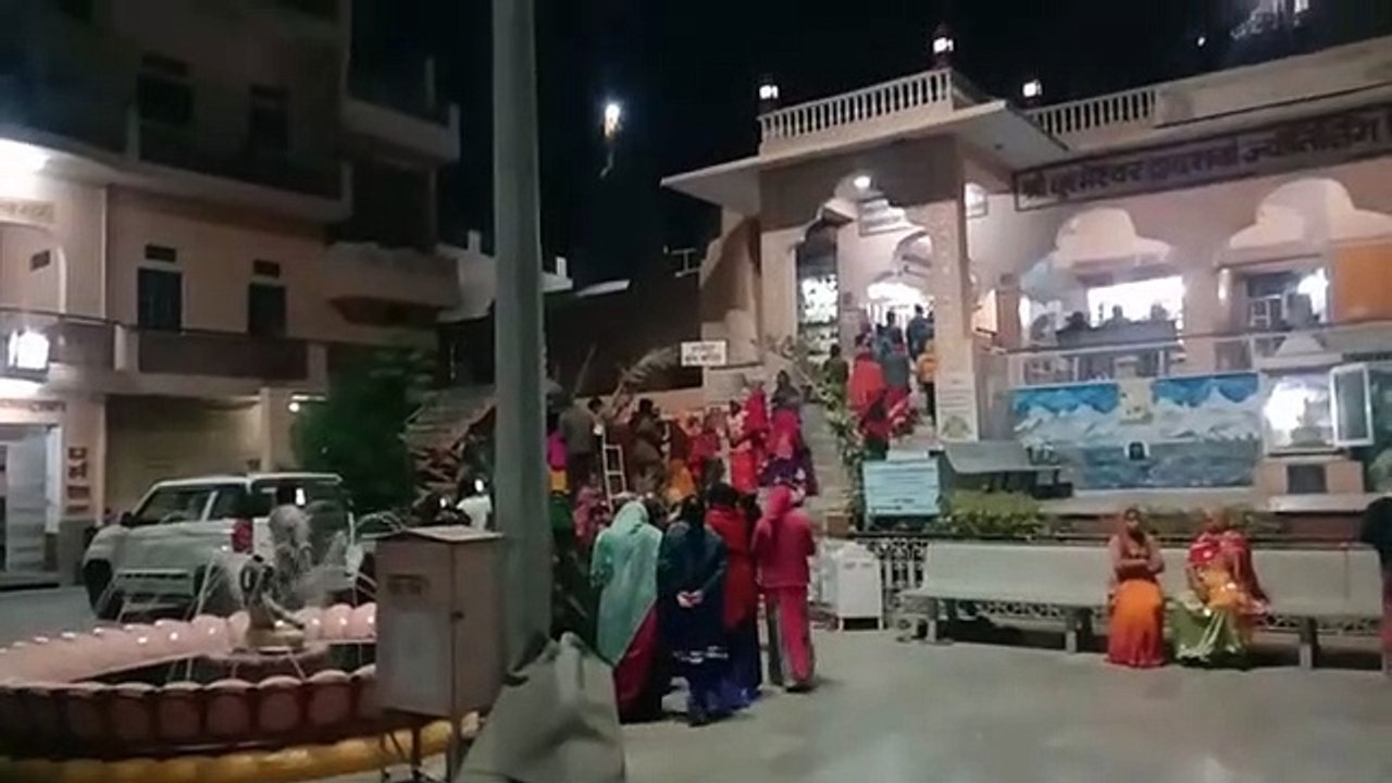 शिवाड़ महाशिवरात्रि मेला: रंगाई-पुताई के बाद चमकने लगा मंदिर परिसर