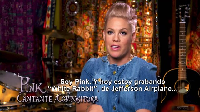 Alicia a través del espejo Reportaje VO