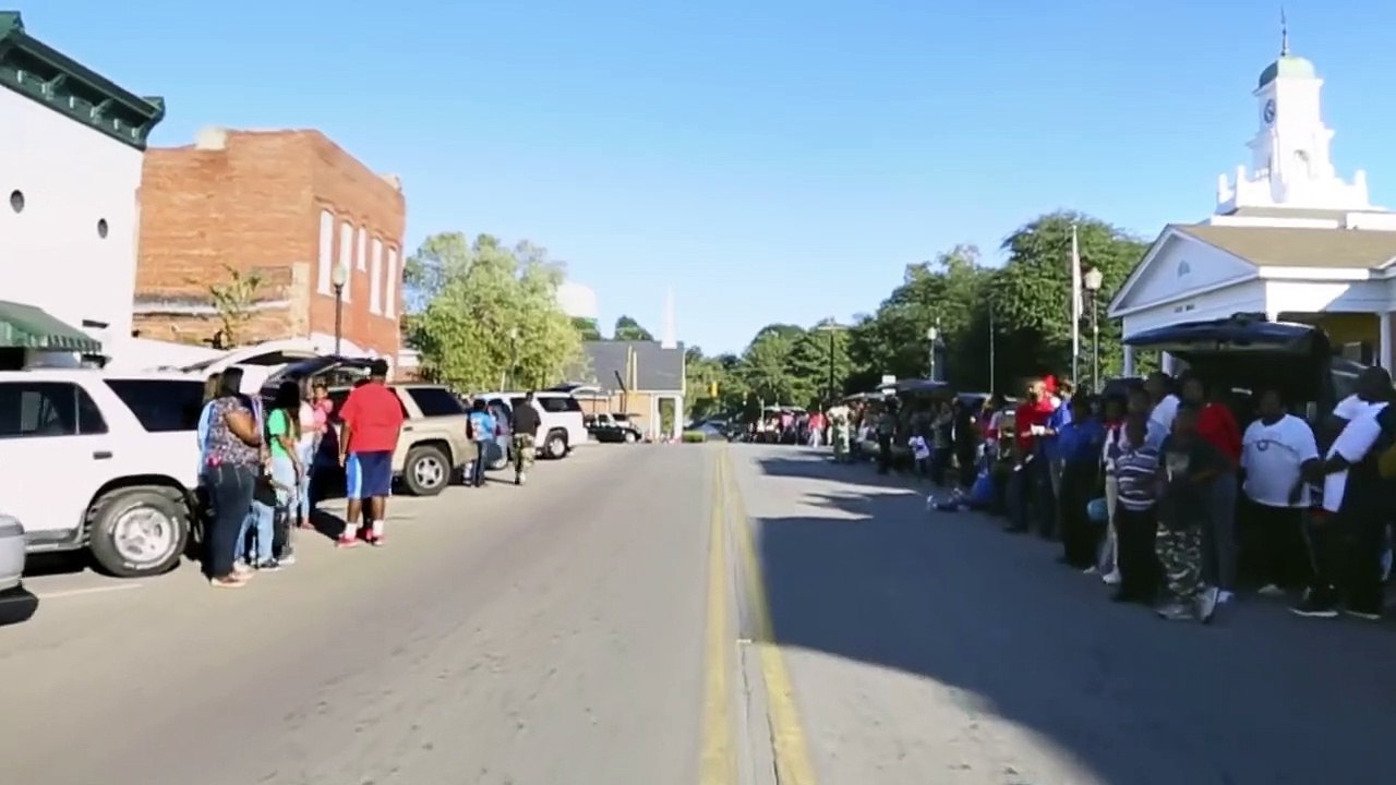 Hale County esta mañana, esta noche Tráiler