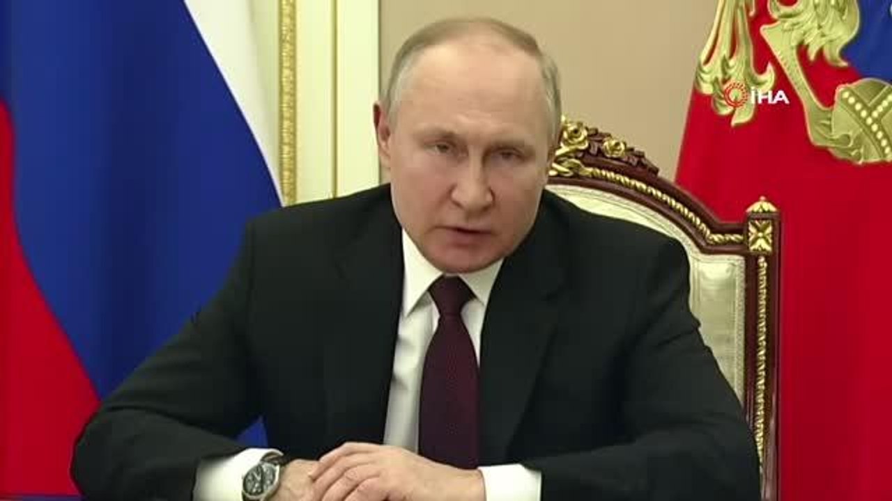 Rusya Devlet Başkanı Putin'den Ukrayna ordusuna darbe çağrısı: "Bu neo-nazilerle konuşmak yerine sizlerle konuşmak daha iyidir"