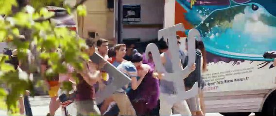 Buenos vecinos Tráiler (4) VO