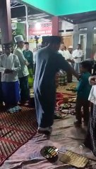 Gunting rambut kelapanya bikin salfok