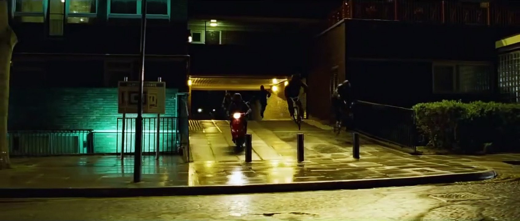 Attack The Block Tráiler (2)